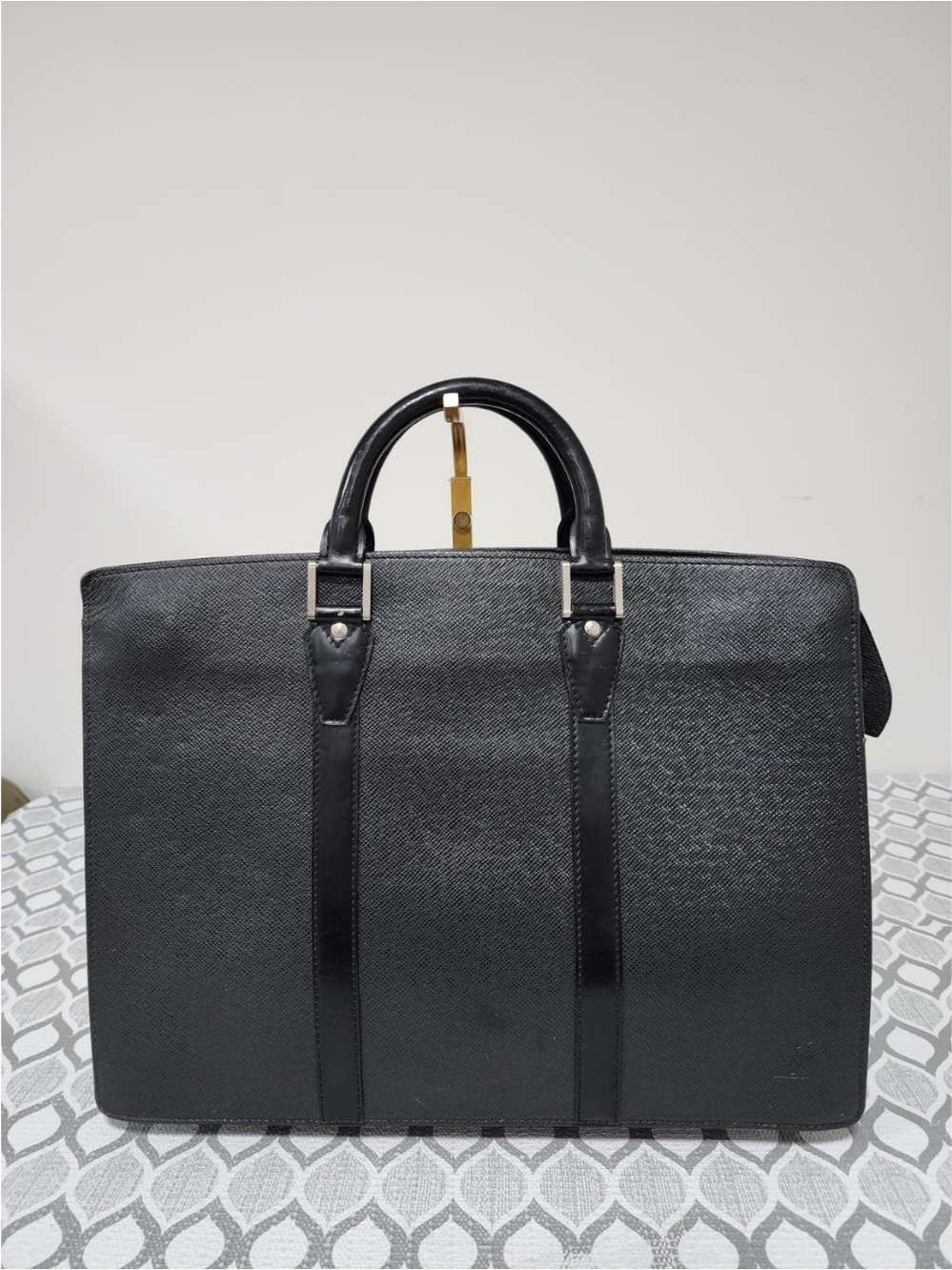 Louis Vuitton Taiga Lozan Briefcase Black